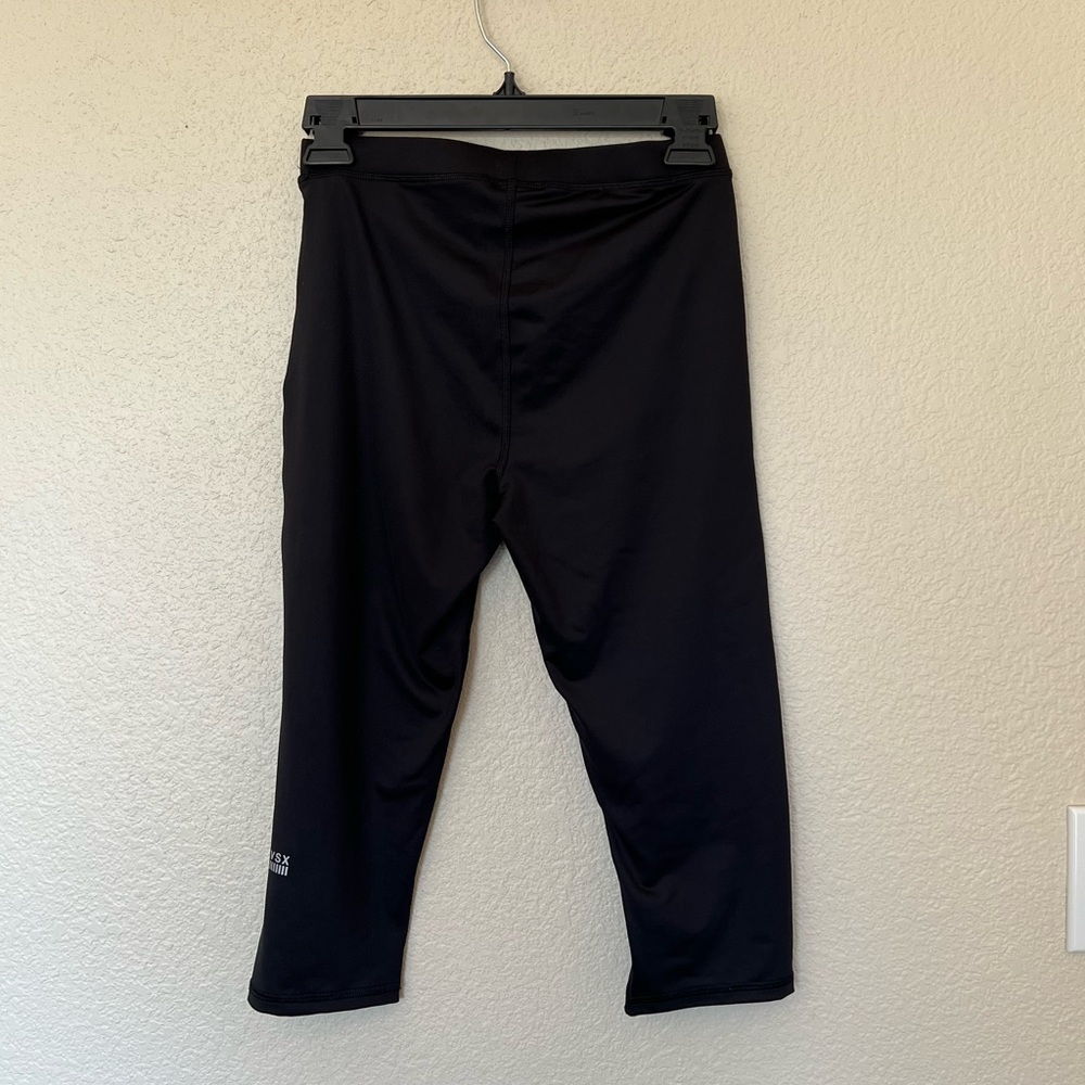 Victoria’s Secret Sport | Black and Blue Capri Leggings - Picture 7 of 8
